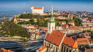 O'zbekistonliklar Slovakiyaga bir ming yevro maoshli ishga taklif etilmoqda