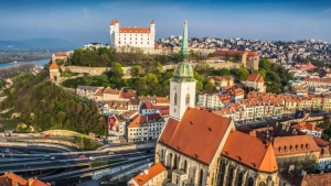 O'zbekistonliklar Slovakiyaga bir ming yevro maoshli ishga taklif etilmoqda