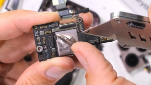 Bloger iPhone 18 Pro Max smartfonining ichki tuzilishini ko'rsatdi