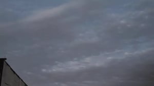 Matnni iltimos, taqdim eting. Shunda sizga sarlavha yozishda yordam beraman.