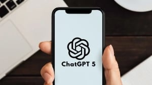 ChatGPT-5 tezroq, ammo mukammal emasligi aniqlandi