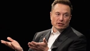 Elon Musk plans a colony of one hundred thousand people on Mars