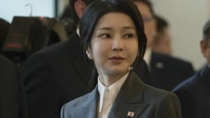 Yun Sok Yol rafiqasi pora olishda hibsga olindi