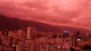 Venesuelada zilziladan so'ng osmonning qizarishi aholi orasida xavotir uyg'otdi