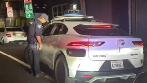 Waymo haydovchisiz taksi qoidani buzdi, jarima yo‘q