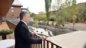 Mirziyoyev Chimyon kurortining ishga tushishini ko‘zdan kechirdi