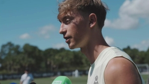 Din Huysen received a red card in the match against Borussia