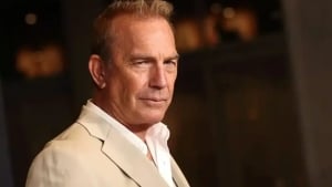 Kevin Kostner can play the role of Clinton