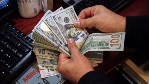 The dollar exchange rate is decreasing in Uzbekistan