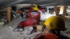 Indoneziyada maktab binosi qulab uch talaba halok