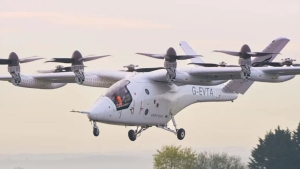 British electric plane successfully performs maneuver in the air