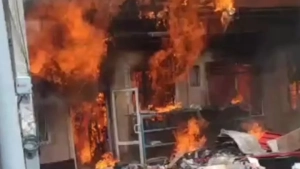 В Кибрае произошел пожар в магазине и доме