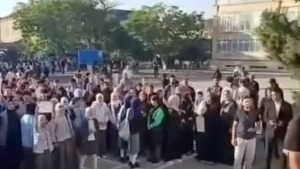 Ozarbayjonda maktab formasi sababli yuzaga kelgan noroziliklar keskinlashdi