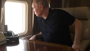 Putin's special flight to Budapest begins