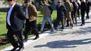 Qirg‘izistonda 24 mansabdor kontrabanda uchun hibsga olindi