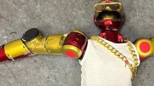 Kyoln shahrida robot o‘smir qizga nisbatan tegajog‘lik qildi