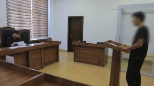 Sirdaryoda xavfli haydovchiga jarima va guvohnoma olib qo‘yildi