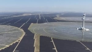 Китай открыл крупнейшую солнечную станцию в Тибете