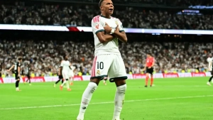 Kilian Mbappe xet-trik qayd etib tanqidchilarga javob berdi