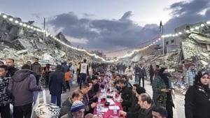 Ramadan taking place among the ruins and under the rain of arrows (photo)