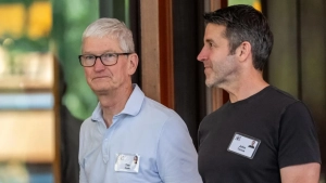 Tim Kuk Apple kompaniyasida katta miqdorda tovon puli oladi