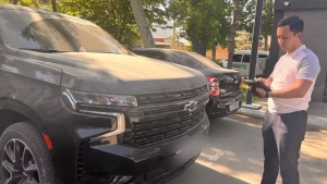 The "TAHOE" car is valued at almost 1 billion soums
