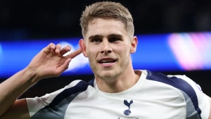 «Tottenxem» Mikki van de Ven bilan yangi shartnoma imzoladi