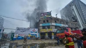 Karachida pirotexnika omborida portlash yuz berdi