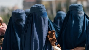 Hirotda ayollarga burqasiz muassasalarga kirish taqiqlandi