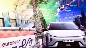 «Kia EV6» elektromobili va tezyurar poyezd o'rtasida poyga o'tkazildi