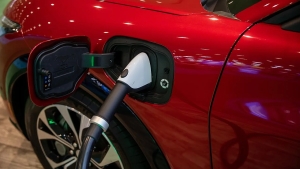 Elektromobillar uchun quvvatlash infratuzilmasi va haydovchilar xavotiri kamaymoqda