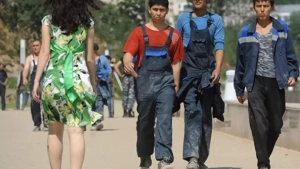 Предложение экзамена для женщин-мигрантов в России