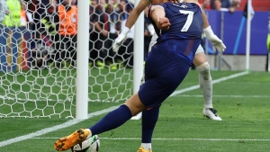 Chelsi Xavi Simon bilan shartnoma bo‘yicha kelishmoqda
