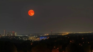 Rossiya osmonida qonli oy tutilishi sodir bo‘ladi