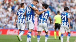 Espanyol klubi tarixiy futbolkalarini taqdim etdi