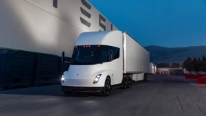Tesla kompaniyasi birinchi seriyali Semi yuk mashinasini tayyorladi