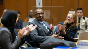 Kaliforniyada 38 yil aybsiz qamalgan erkak ozod qilindi