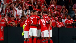 Benfica defeated Alverca in a deficit