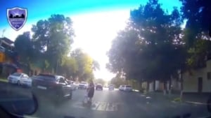 Samarqandda yo‘l qoidasini qo‘pol buzgan haydovchi jarimaga tortildi