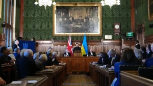 Zelenskiy Yaqin Sharqda ukrainalik harbiylar sonini oshirmoqda