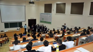 Mirziyoyev increased the number of grants for higher education