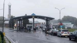 Polsha Belarus bilan chegara punktlarini qayta ochdi