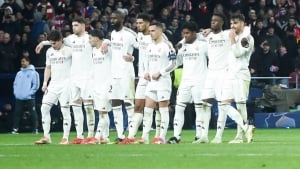 Real va PSJ futbolchilarini motamda daqiqa sukuti bilan boshladi