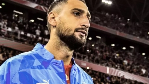 Guardiola congratulated Donnarumma with the Lev Yashin award