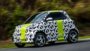 Parij avtosalonida yangi ixcham Smart elektromobili namoyish etiladi