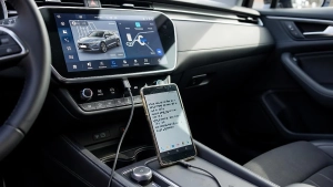 Google eskirgan smartfonlarda Android Auto xizmatini to‘xtatadi