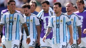 Lionel Messi jamoadoshlariga oltin rangli maxsus sovg'alar ulashdi