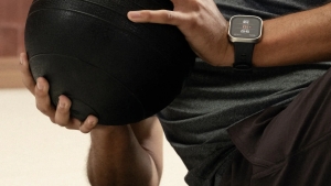 Amazfit brendi hamyonbop va yorqin ekranli yangi aqlli soatini taqdim etdi