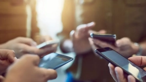 Low smartphone usage in Japan