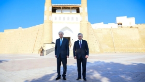 O‘zbekiston va Qozog‘iston prezidentlari Buxoroning tarixiy obidalarini ziyorat qildilar